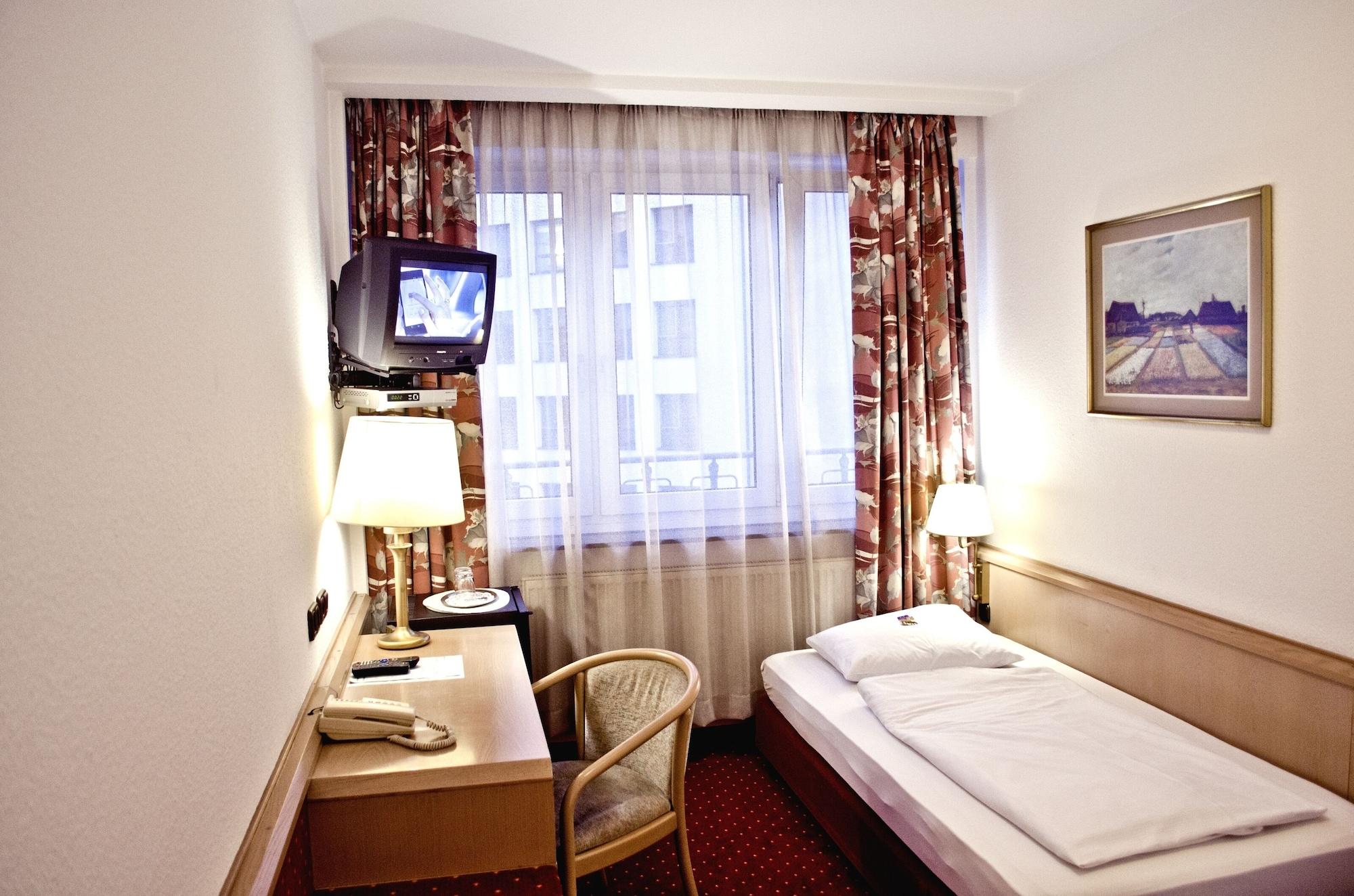 פרנקפורט Adler Hotel Frankfurt מראה חיצוני תמונה