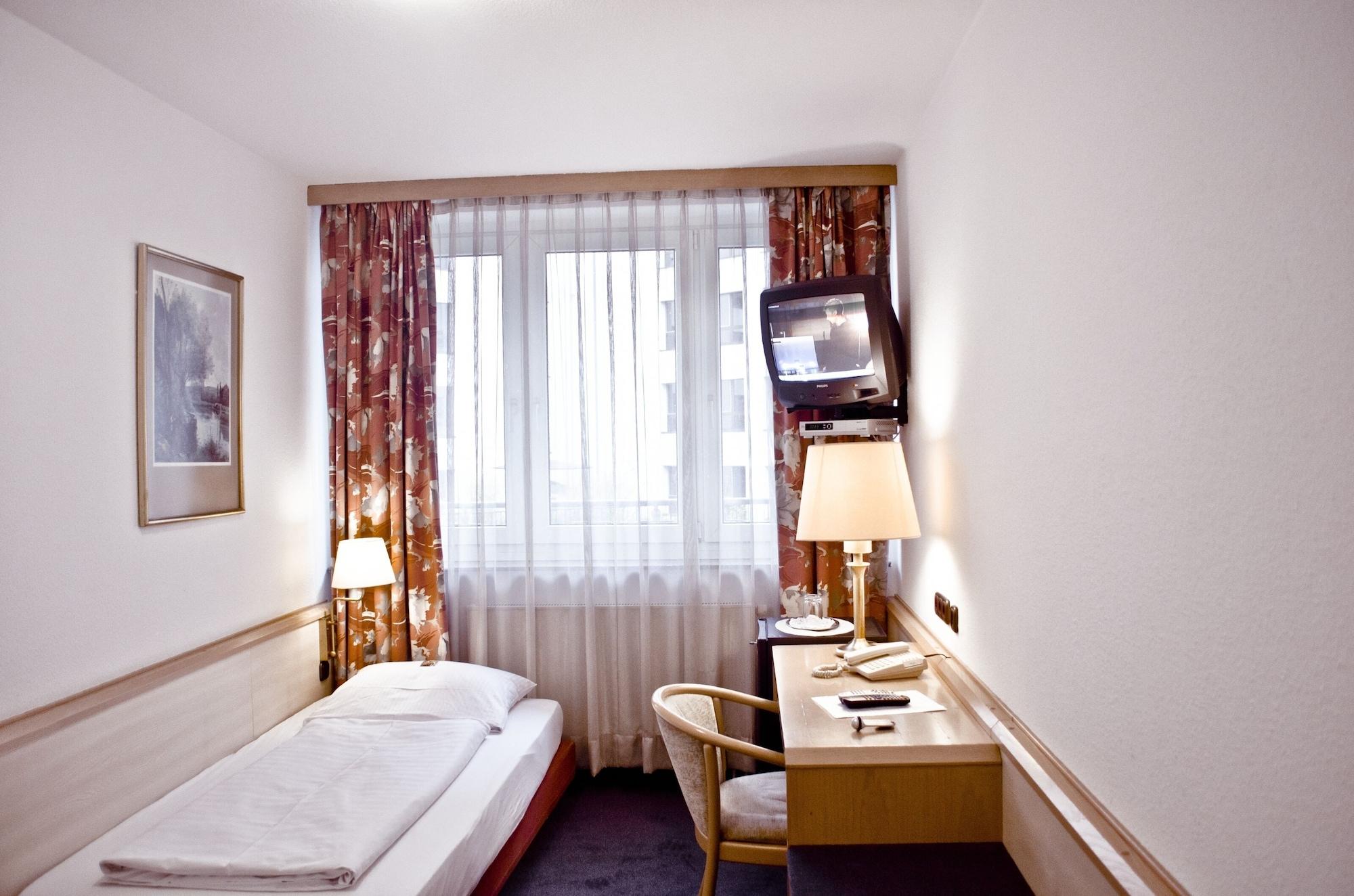 פרנקפורט Adler Hotel Frankfurt מראה חיצוני תמונה