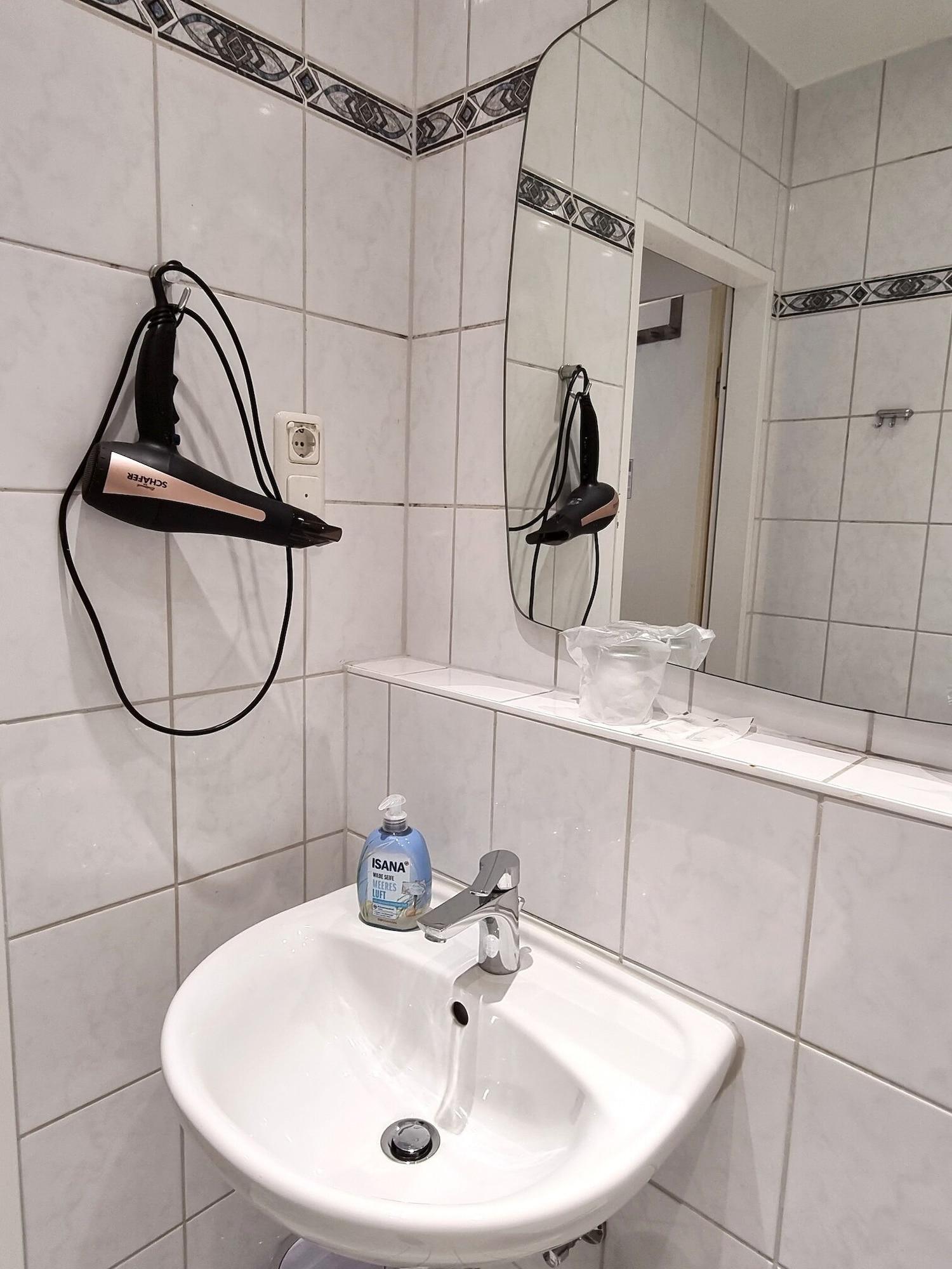 פרנקפורט Adler Hotel Frankfurt מראה חיצוני תמונה