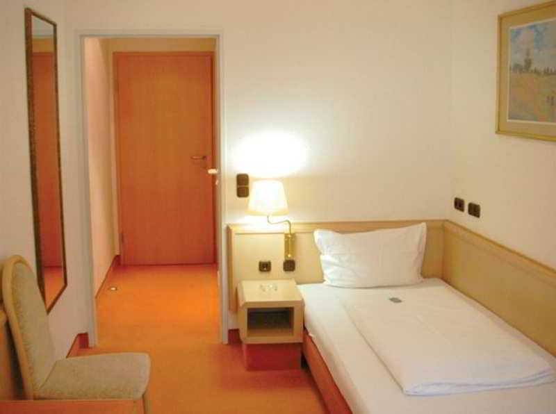 פרנקפורט Adler Hotel Frankfurt מראה חיצוני תמונה
